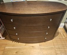 Chest of drawers
