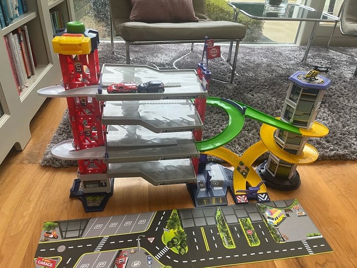 4 Level Parking Garage -Dixie plus helicopter and cars x2