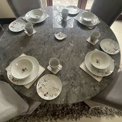 Fine Porcelain Dinner Set
