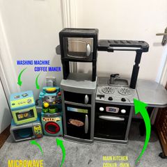 Toy kitchen. Fully intact with washing machine microwave etc