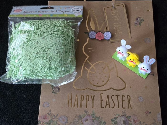 Easter bag and shredded paper
