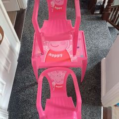 Peppa Pig Kids table and chairs
