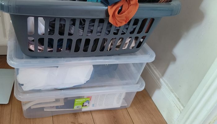 2 laundry baskets/ 2 big boxes/ 1 large floor cushion