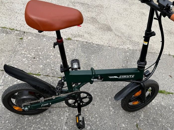 Eskute F200 Folding Electric Bike