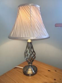 Table lamp