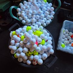 100 mixed golf balls for sale -TaylorMade, Srixon, Callaway and Seed.