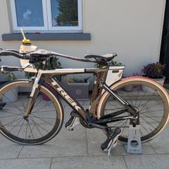 Trek Speed Concept Seven Series Carbon Tri / TT Bike plus turbo trainer and accessories