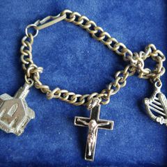 Vintage Catholic Religious Charm Bracelet length 7"