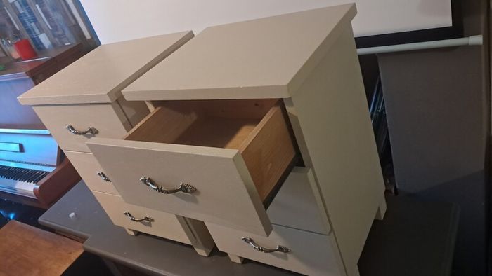 Bedside lockers
