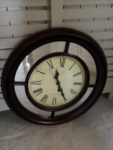 Mirrored wall clock for free