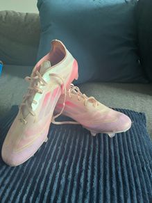 Lamine yamal limited edition boots size 8.5 uk