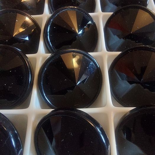 Box of 24 Swarovski black buttons