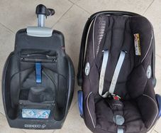 Maxi Cosi Car Seat and Base