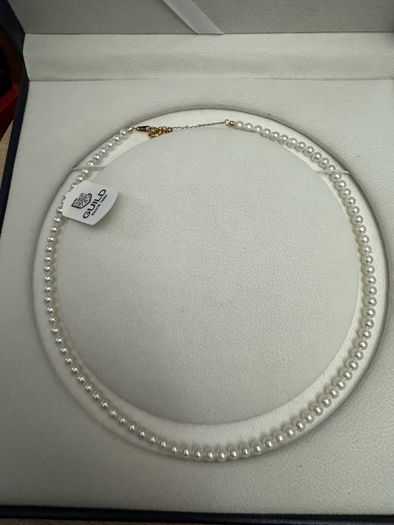 Freshwater pearl necklace with GUILD certificate