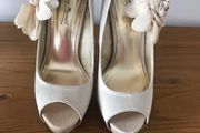 Ladies Cream Shoes
