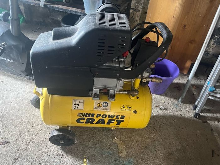 Power Craft portable air compressor