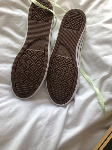 Converse canvas shoes size 5