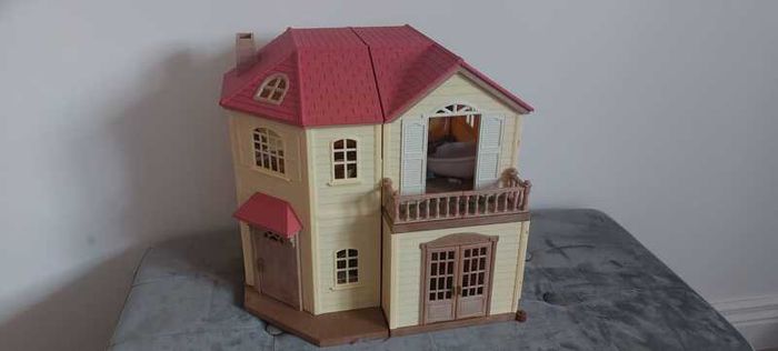 Sylvanian family cottage