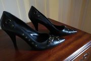 Ladies Shoes. Reduced To Clear.