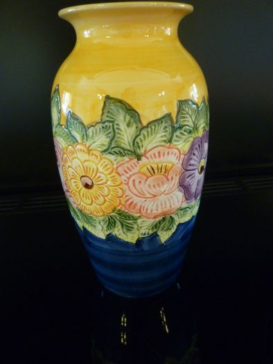 Ornamental Tall Decorative oriental Vase Immaculate