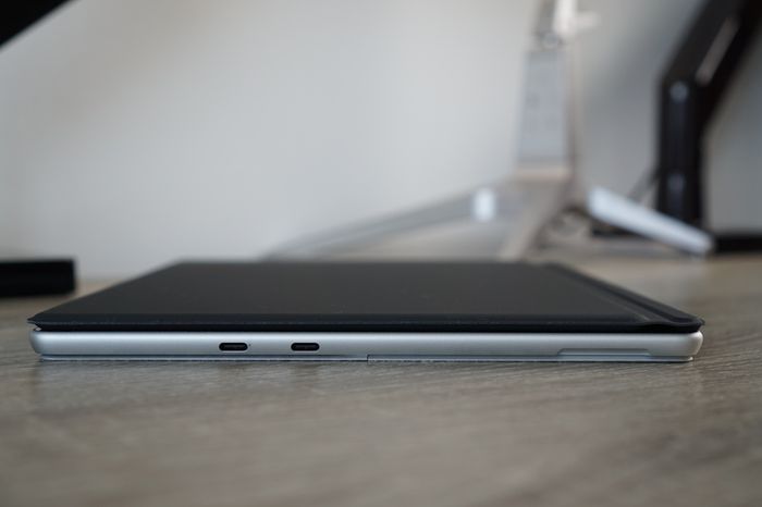 Surface Pro 9 | i5-1245U vPro | 120Hz PixelSense | Like New