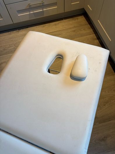 massage table
