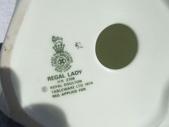 REGAL LADY (Royal Doulton HN 2709) - a finely produced figurine (1970's / 1980's). 7 5/8" (193mm) height.