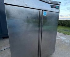 Double door commercial fridge