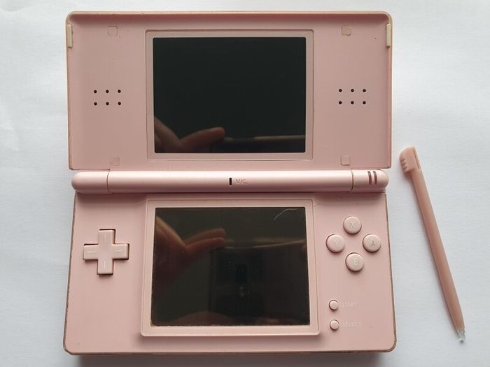 Nintendo DS Lite pink