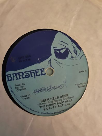 A selection of The Furey brothers Billy Furey & Davey Arthur singles in vg+ condition. Only 2 euros each