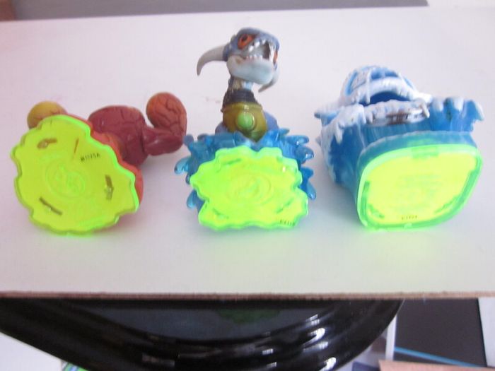 Six Skylanders Spyros Adventure Figures