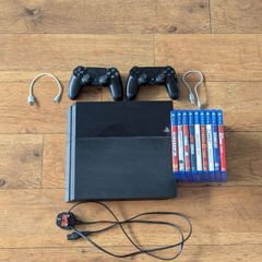 PlayStation 4 + 2 Controllers + 9 Games