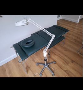 Beauty Bed / Magnifying Lamp