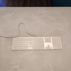 Apple Wired Keyboard (USB) A1243