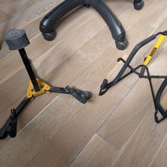 Foldable Hercules guitar stand