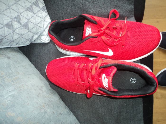 Ladies new Nike runners
