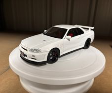 Nissan Skyline GTR R32 R34 1:18