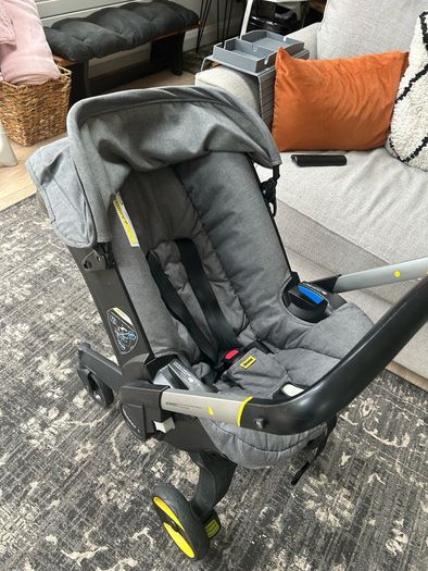 Doona + Isofix Car Seat