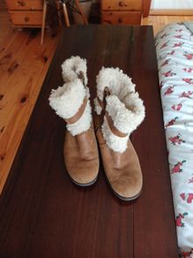 Ugg short boots