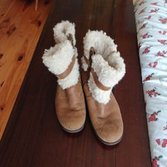 Ugg short boots