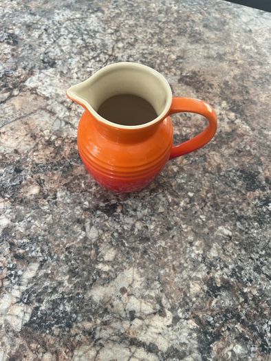 Le crueset breakfast jug