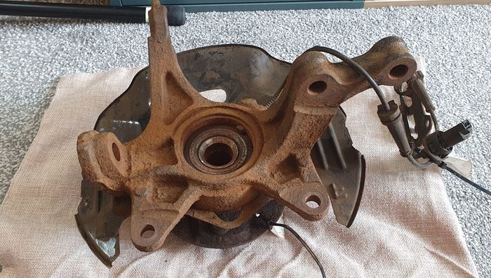 Honda Insight Steering knuckle