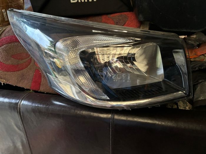 2017 vivaro headlight