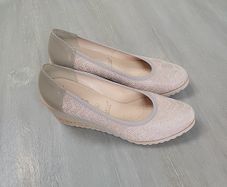 Brand new pair of beautiful taupe wedges, bioeco by arka
