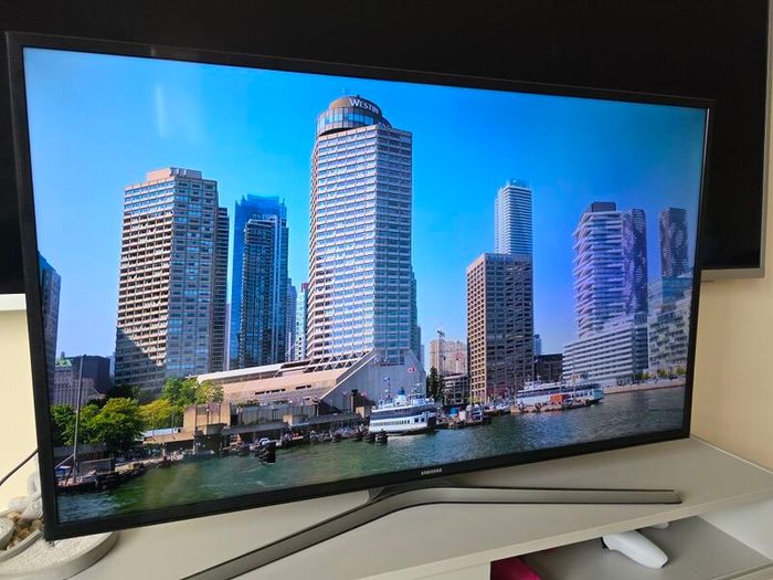 Sansung 40' Smart TV 4K UHD