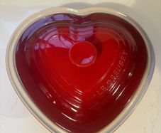 le creuset heart shaped casserole