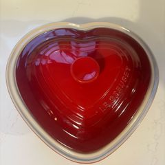 le creuset heart shaped casserole