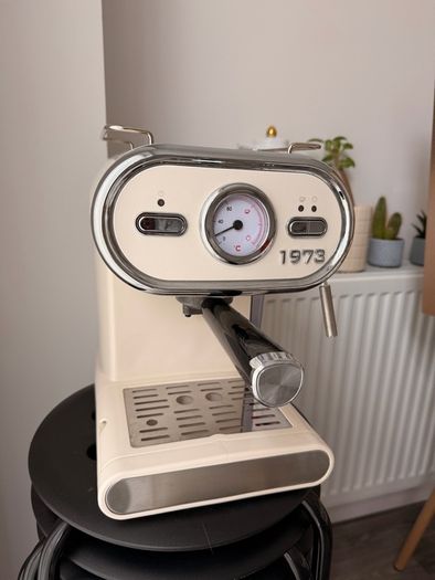 Espresso coffee machine
