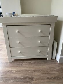 Changing table
