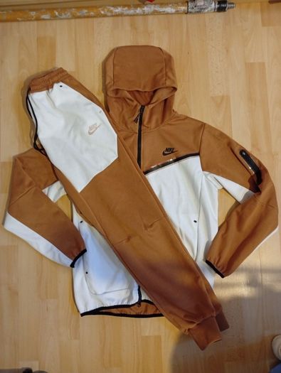 Nike Tracksuit & Matching LA Cap